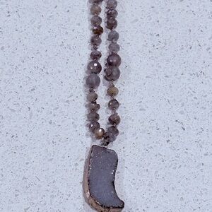 Elegant Gray Druzy Pendant Necklace